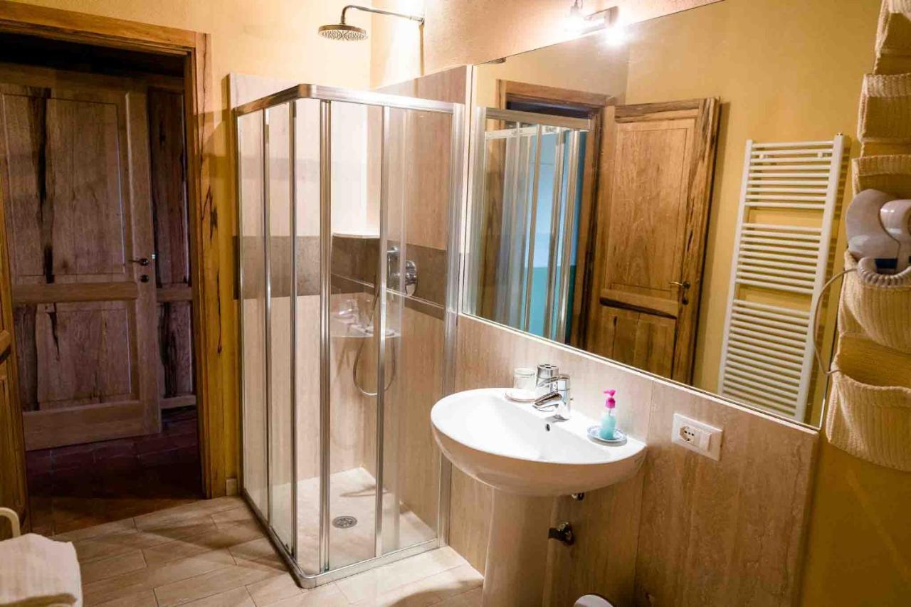 Agriturismo Bio Fattoria Di Pietra Giuncarico ภายนอก รูปภาพ
