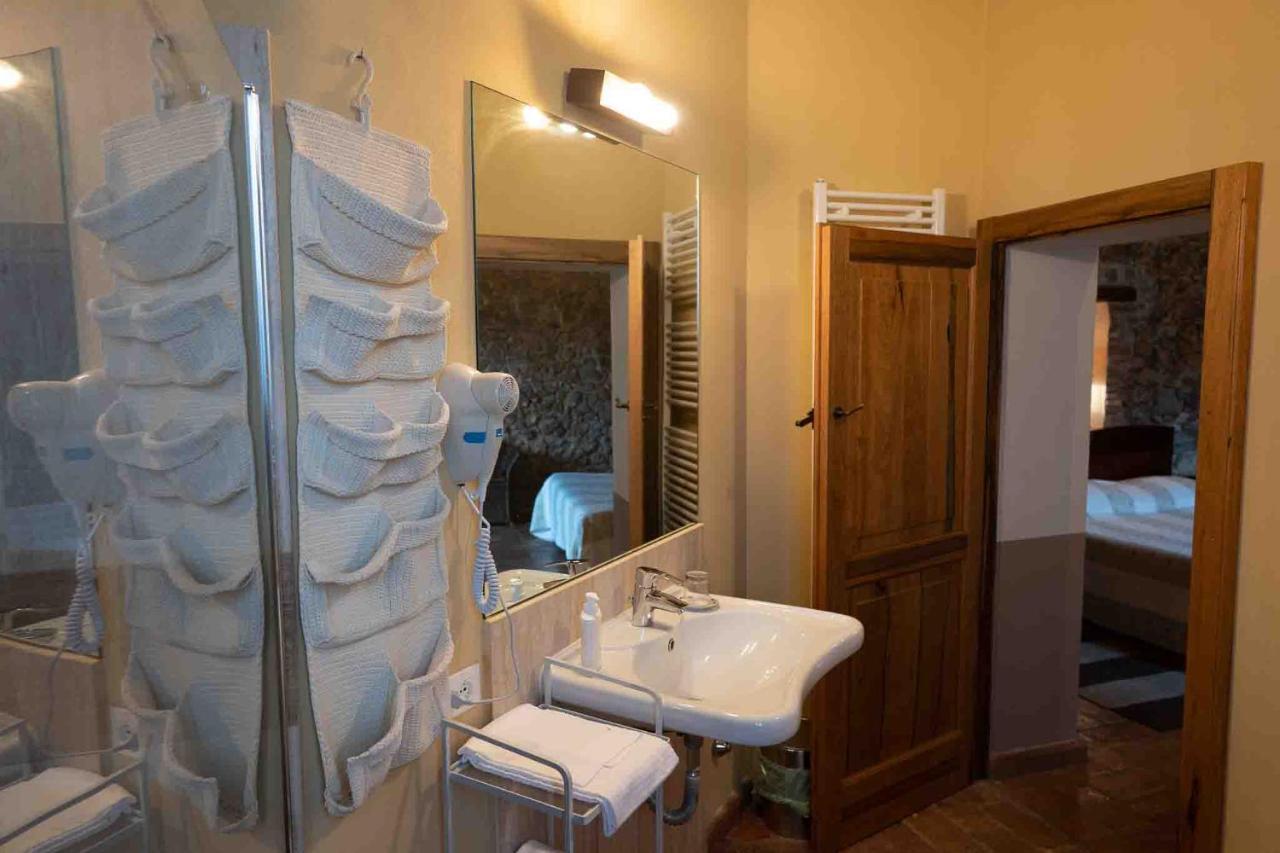Agriturismo Bio Fattoria Di Pietra Giuncarico ภายนอก รูปภาพ