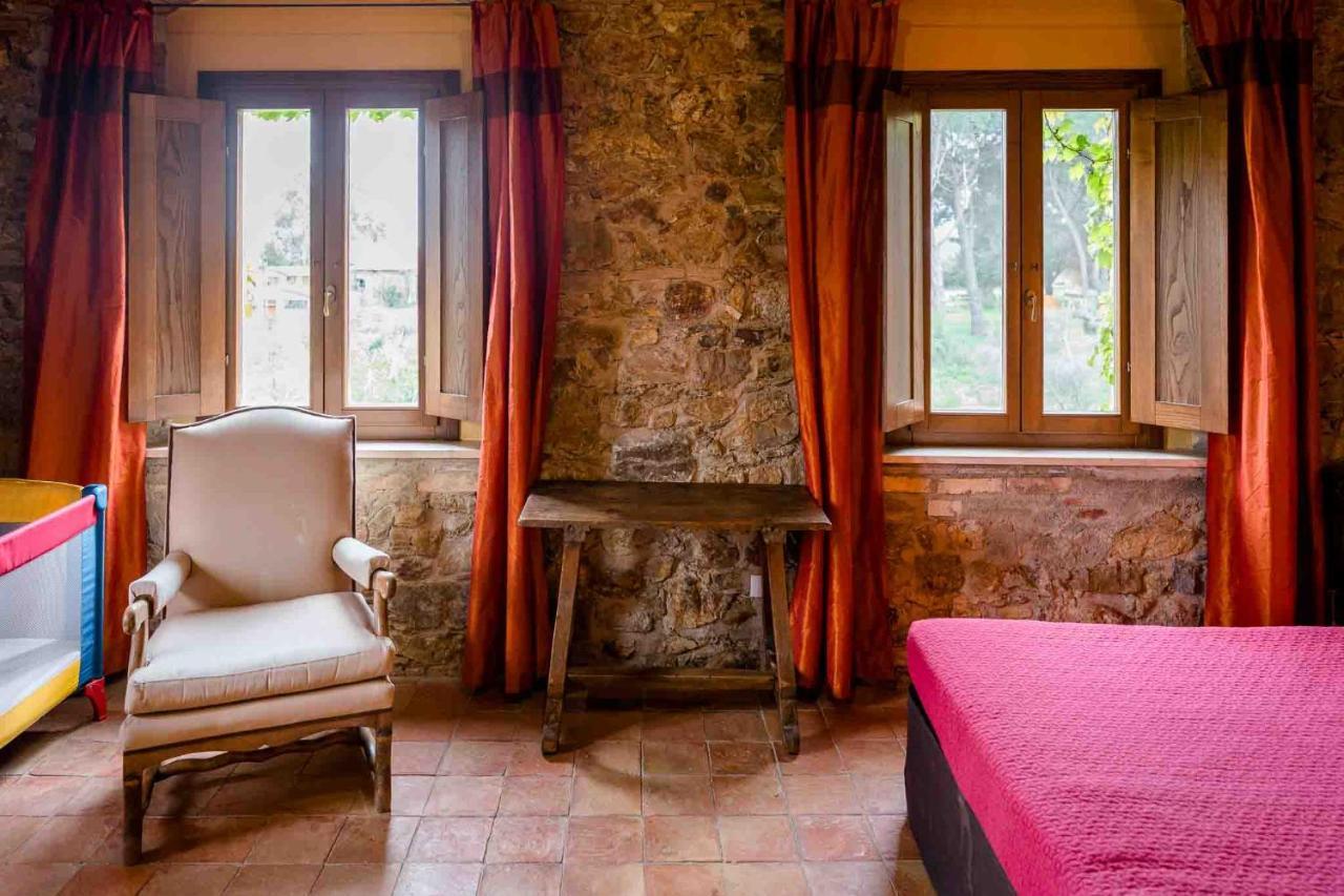 Agriturismo Bio Fattoria Di Pietra Giuncarico ภายนอก รูปภาพ