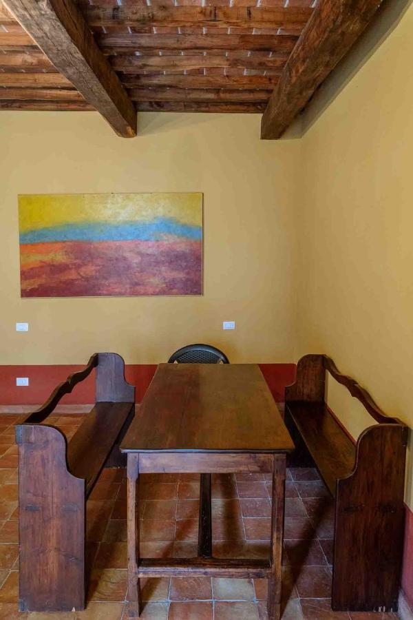 Agriturismo Bio Fattoria Di Pietra Giuncarico ภายนอก รูปภาพ
