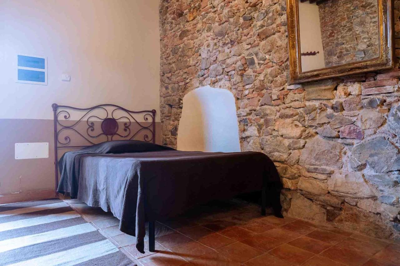 Agriturismo Bio Fattoria Di Pietra Giuncarico ภายนอก รูปภาพ