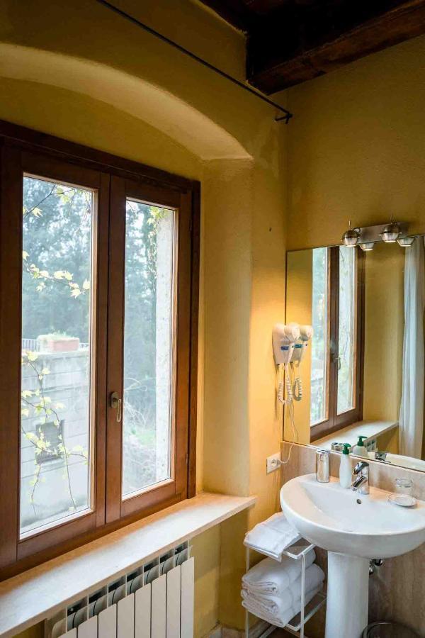 Agriturismo Bio Fattoria Di Pietra Giuncarico ภายนอก รูปภาพ