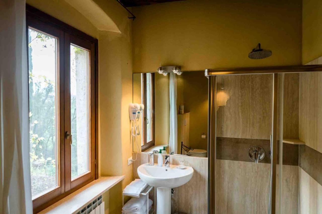 Agriturismo Bio Fattoria Di Pietra Giuncarico ภายนอก รูปภาพ