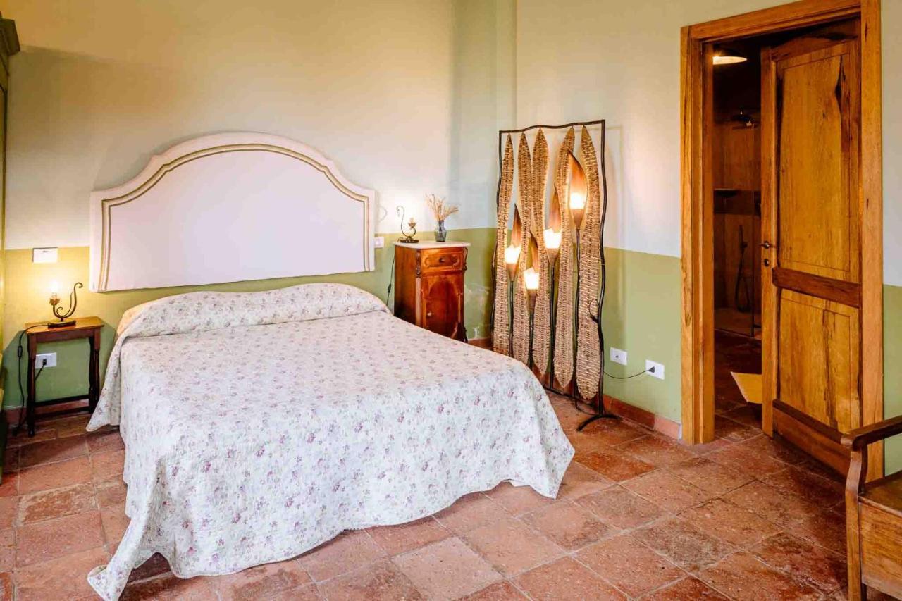 Agriturismo Bio Fattoria Di Pietra Giuncarico ภายนอก รูปภาพ
