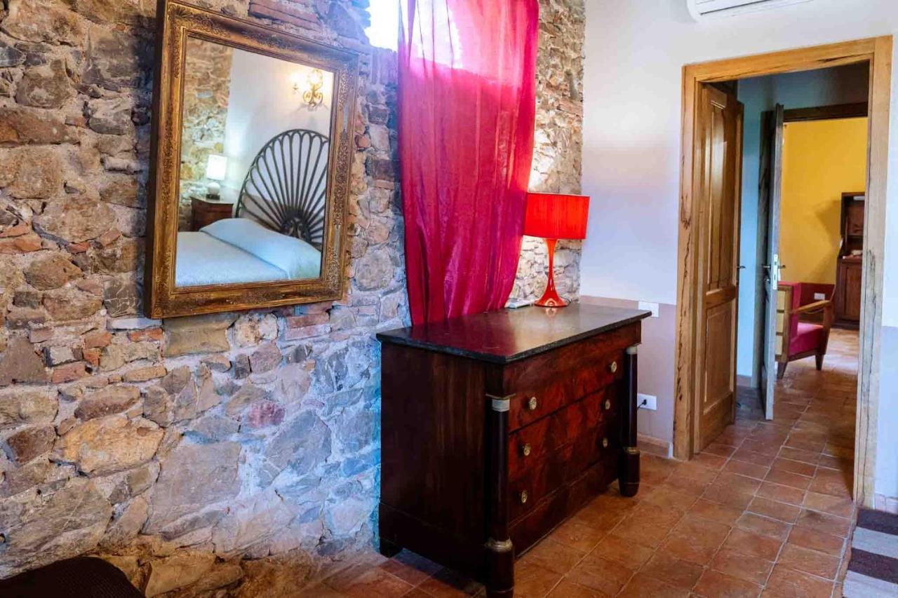 Agriturismo Bio Fattoria Di Pietra Giuncarico ภายนอก รูปภาพ