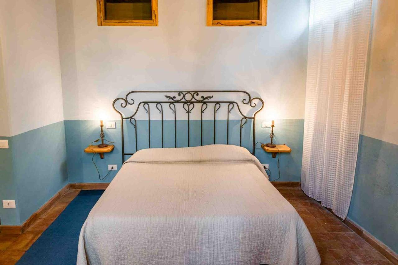 Agriturismo Bio Fattoria Di Pietra Giuncarico ภายนอก รูปภาพ