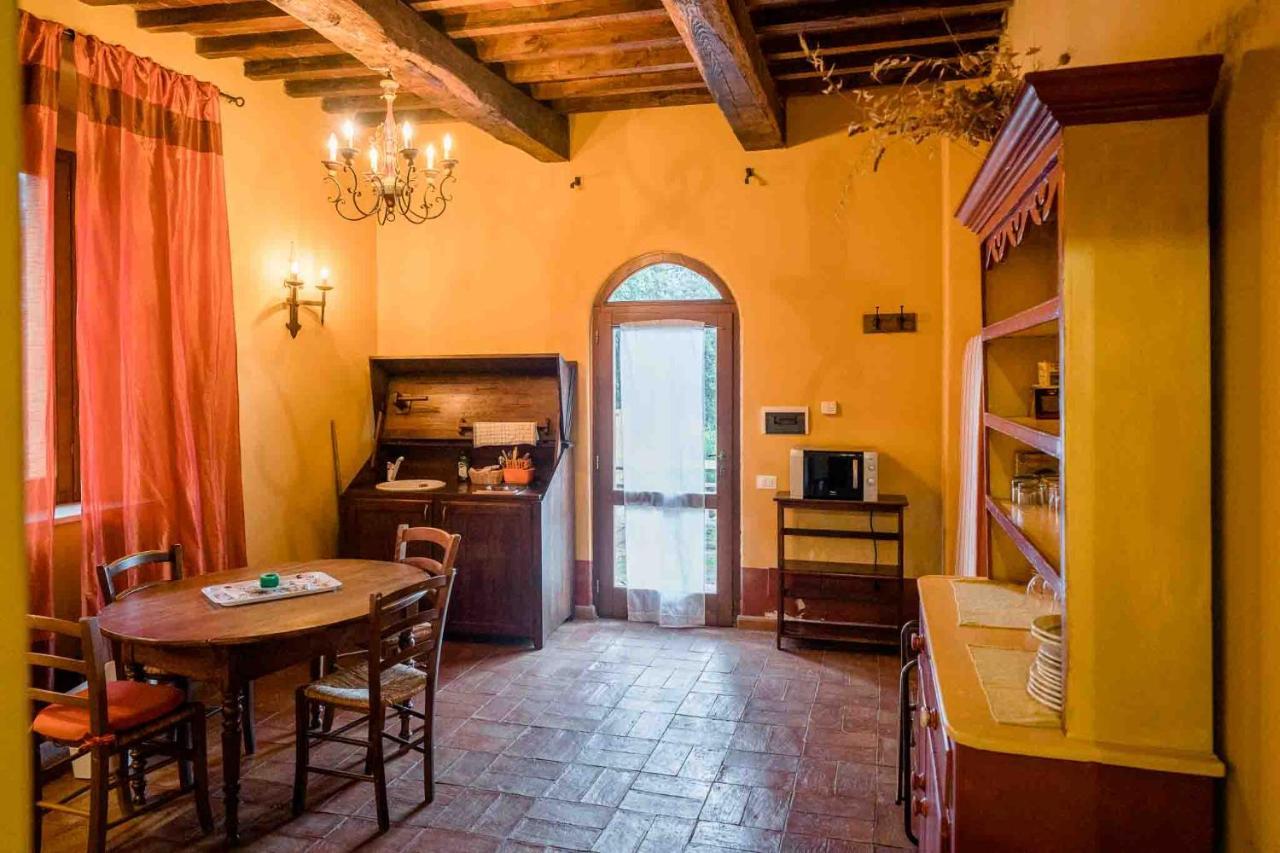 Agriturismo Bio Fattoria Di Pietra Giuncarico ภายนอก รูปภาพ