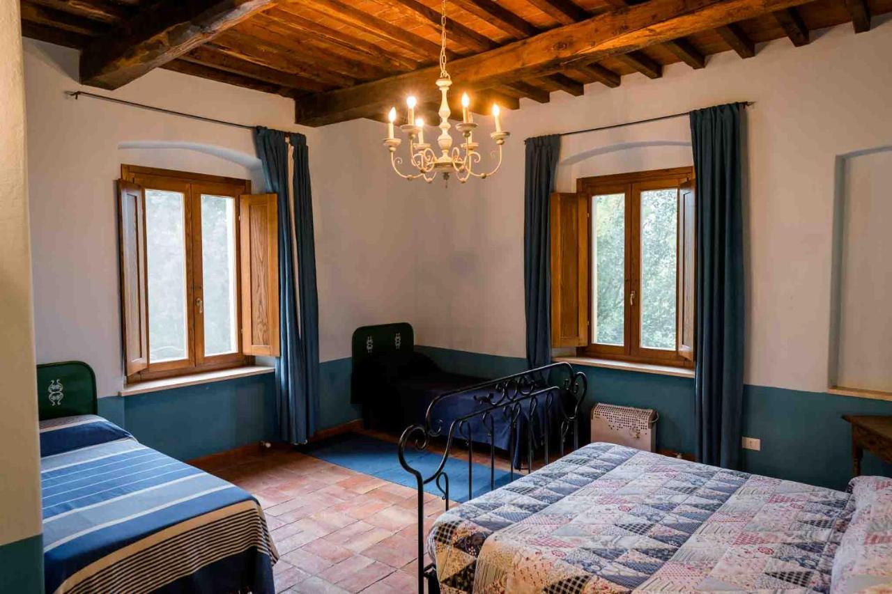 Agriturismo Bio Fattoria Di Pietra Giuncarico ภายนอก รูปภาพ