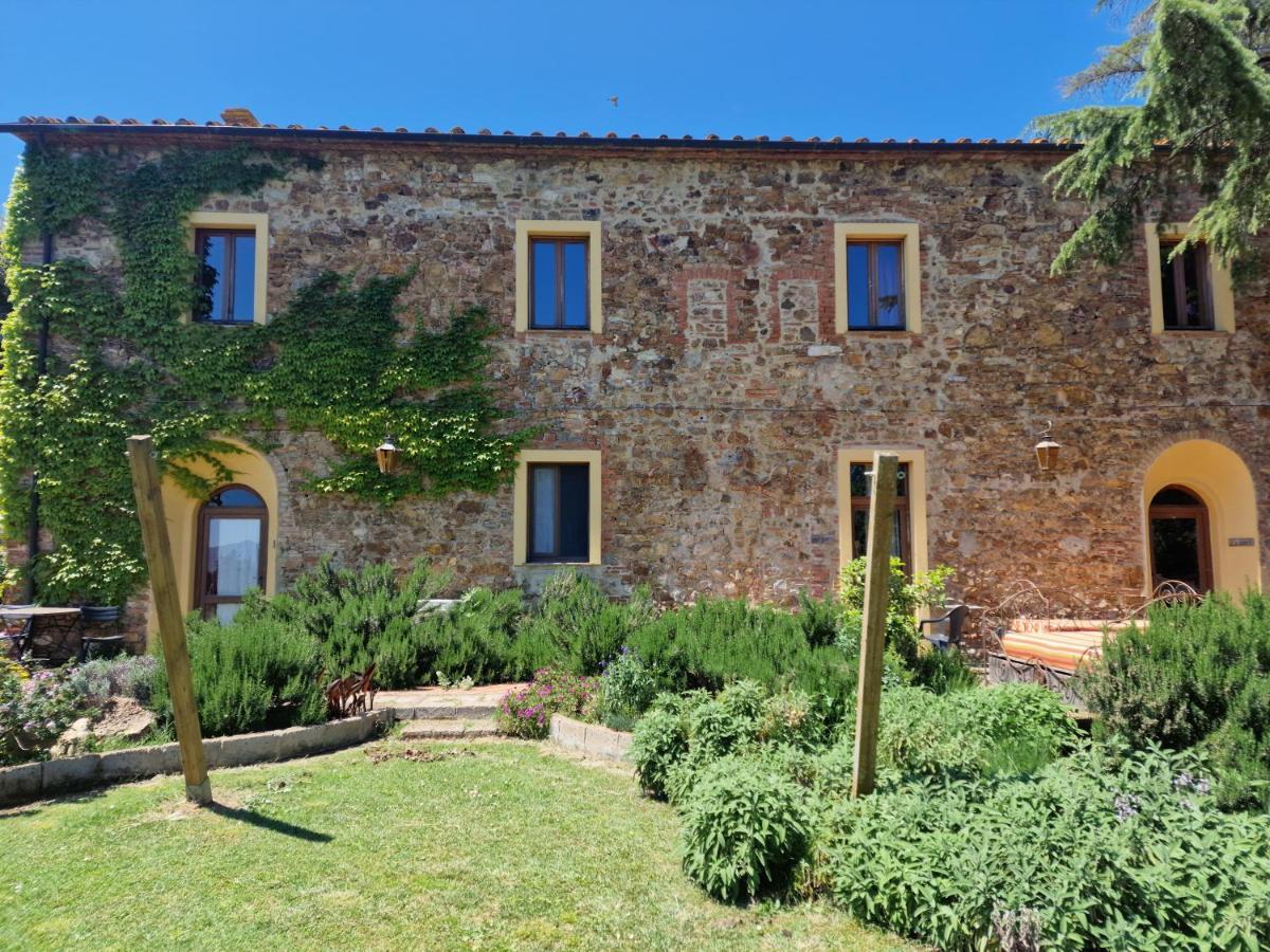 Agriturismo Bio Fattoria Di Pietra Giuncarico ภายนอก รูปภาพ